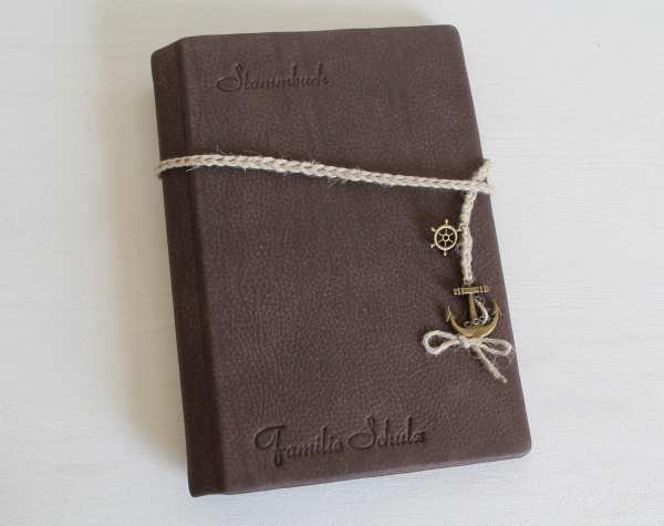 Stammbuch "Maritime",  aus dunkelbraunem Büffelleder